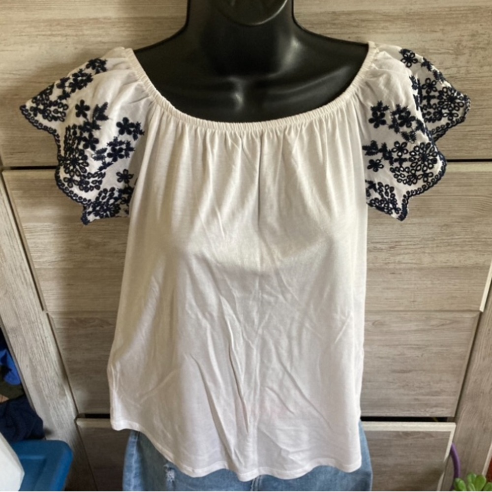 F&F White Navy Blue Embroidered Eyelet Flutter Cap Sleeve Top Women’s Size S